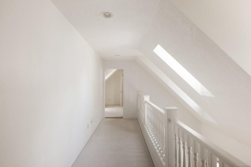 560 Salmon Rd, North Saanich, BC 