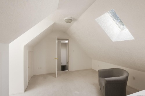 560 Salmon Rd, North Saanich, BC 