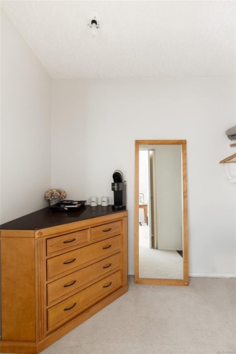 560 Salmon Rd, North Saanich, BC 