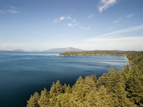 560 Salmon Rd, North Saanich, BC 