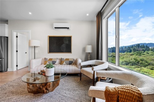 606-1371 Goldstream Ave, Langford, BC - Indoor Photo Showing Living Room