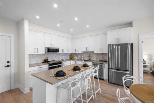 606-1371 Goldstream Ave, Langford, BC - Indoor Photo Showing Kitchen With Upgraded Kitchen
