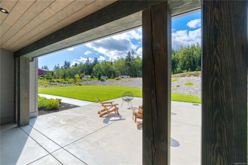 1227 Burbank Rd, Qualicum Beach, BC 