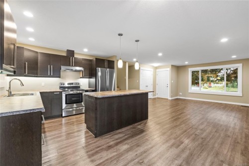 642 Forsyth Ave, Parksville, BC 