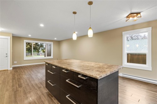 642 Forsyth Ave, Parksville, BC 