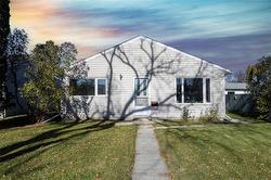 433 Kildare AVE  Winnipeg, MB R2C 2B4