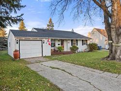 11 Lodge AVE  Winnipeg, MB R3J 0R4