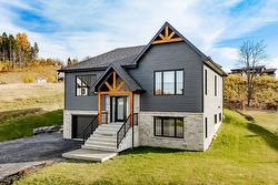 780 Rue Mcauley  Coaticook, QC J1A 1J9