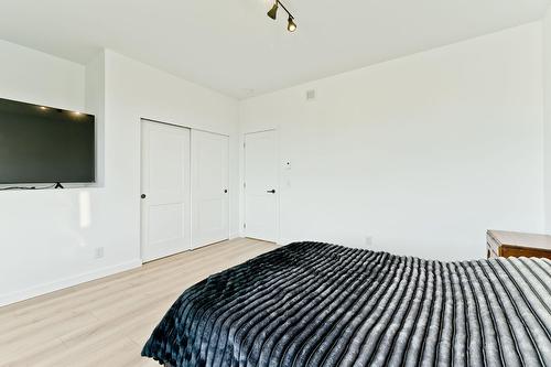 Chambre à coucher - 780 Rue Mcauley, Coaticook, QC - Indoor Photo Showing Bedroom