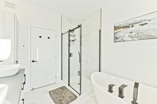 Salle de bains - 780 Rue Mcauley, Coaticook, QC - Indoor Photo Showing Bathroom