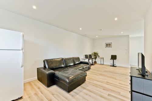 Salle familiale - 780 Rue Mcauley, Coaticook, QC - Indoor