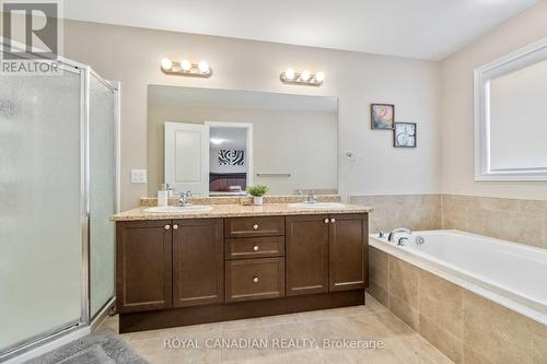 92 Bethune Avenue, Hamilton, ON - Indoor Photo Showing Bathroom