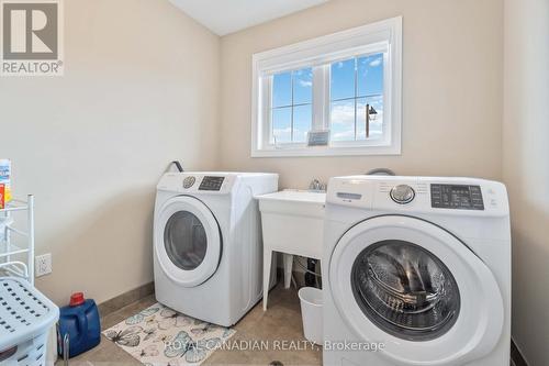 92 Bethune Avenue, Hamilton, ON - Indoor Photo Showing Laundry Room