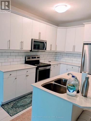 5 - 1355 Whetherfield Street, London North (North M), ON - Indoor Photo Showing Kitchen With Double Sink