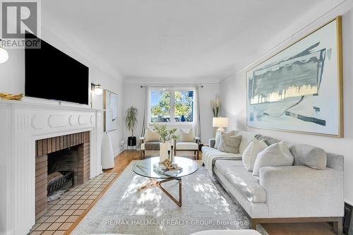 163 Ruskin Street, Ottawa, ON - Indoor Photo Showing Living Room With Fireplace