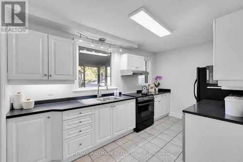 163 Ruskin Street, Ottawa, ON - Indoor Photo Showing Kitchen