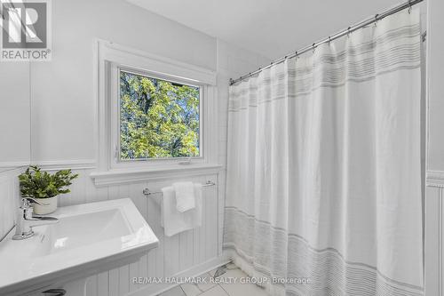 163 Ruskin Street, Ottawa, ON - Indoor Photo Showing Bathroom