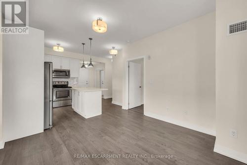 520 - 2486 Old Bronte Road, Oakville, ON - Indoor Photo Showing Kitchen