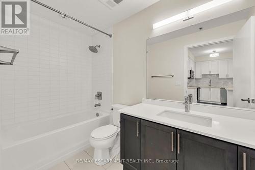 520 - 2486 Old Bronte Road, Oakville, ON - Indoor Photo Showing Bathroom