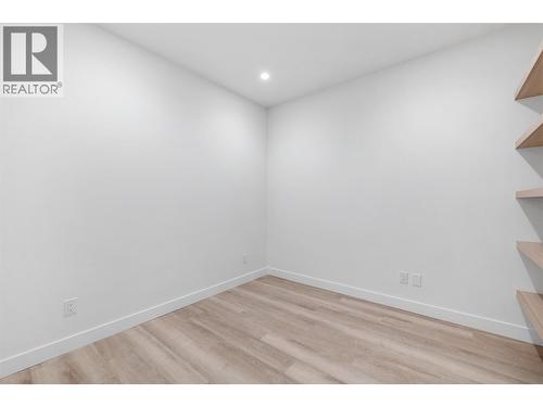 3340 Lakeshore Road Unit# 802, Kelowna, BC - Indoor Photo Showing Bathroom