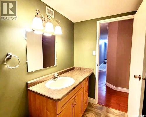 12 47 Centennial Street, Regina, SK - Indoor Photo Showing Bathroom