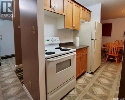 12 47 Centennial Street, Regina, SK - Indoor Photo Showing Kitchen