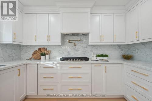 4 Snowcrest Crescent, Markham, ON - Indoor Photo Showing Kitchen