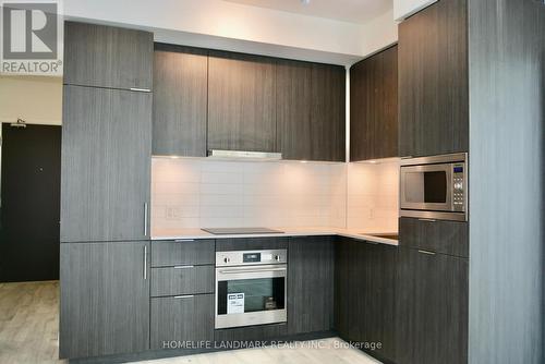 N2007 - 7 Golden Lion Heights, Toronto, ON - Indoor Photo Showing Kitchen