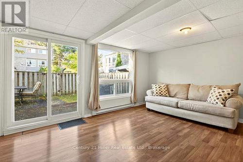 69 - 2050 Upper Middle Road, Burlington (Brant Hills), ON - Indoor Photo Showing Living Room