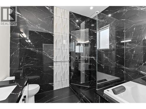 4630 Raymer Road, Kelowna, BC - Indoor Photo Showing Bathroom