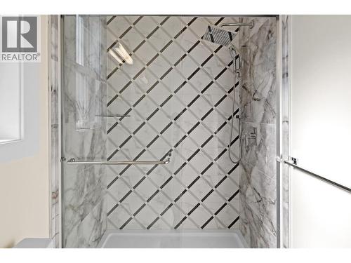 4630 Raymer Road, Kelowna, BC - Indoor