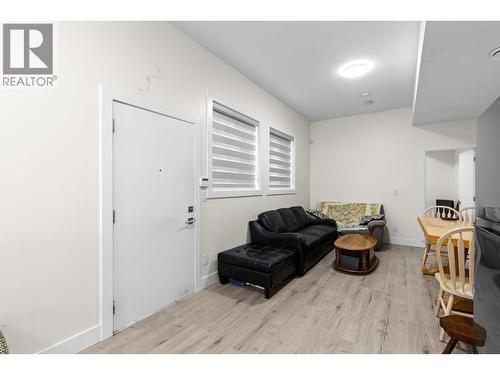 4630 Raymer Road, Kelowna, BC - Indoor