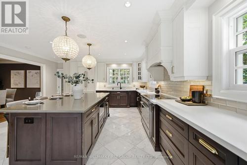 739 Masson Street, Oshawa (Centennial), ON - Indoor Photo Showing Kitchen With Upgraded Kitchen