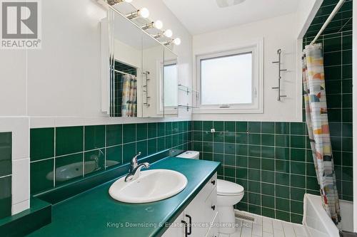 2nd Floor Washroom - 142 Lynbrook Drive, Hamilton, ON - Indoor Photo Showing Bathroom
