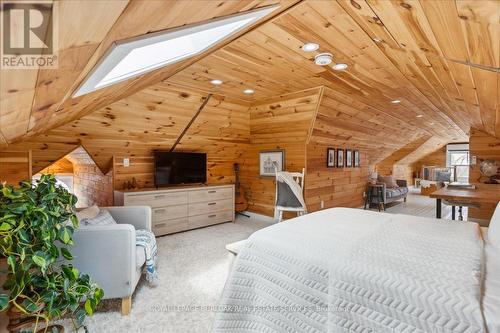 123 Main Street W, Grimsby, ON - Indoor Photo Showing Bedroom