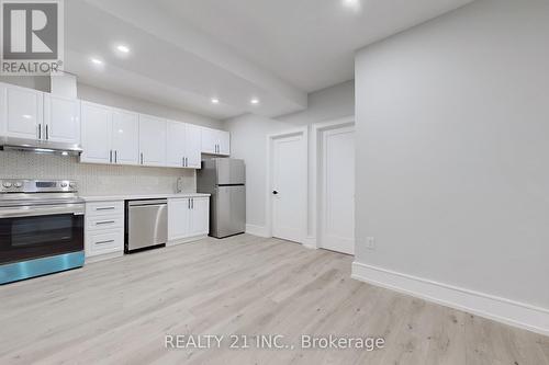 17 Malta Street, Toronto, ON - Indoor Photo Showing Kitchen