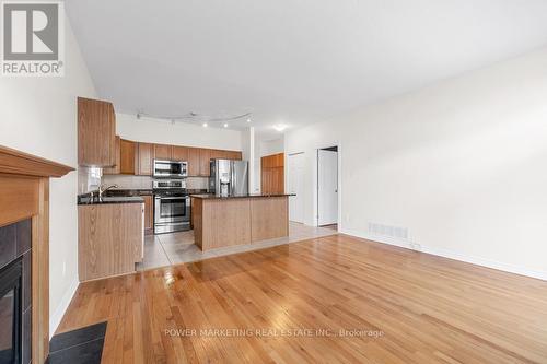 192 Felicity Crescent, Ottawa, ON - Indoor Photo Showing Kitchen
