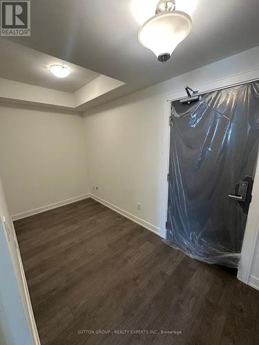 B1002 - 715 Davis Drive, Newmarket, ON - Indoor Photo Showing Other Room