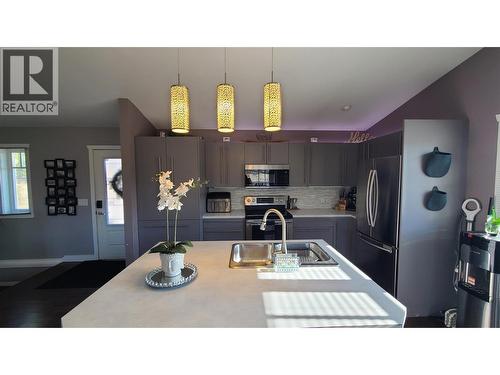 2670 Glenmore Rd Road, Kelowna, BC 