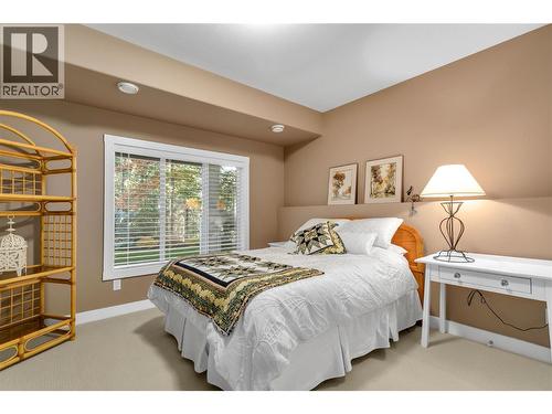 4116 Gallaghers Woodlands Drive S, Kelowna, BC - Indoor Photo Showing Bedroom