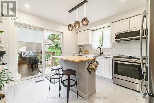 1455 Glenforest Crescent, Peterborough (Monaghan Ward 2), ON - Indoor Photo Showing Kitchen With Upgraded Kitchen