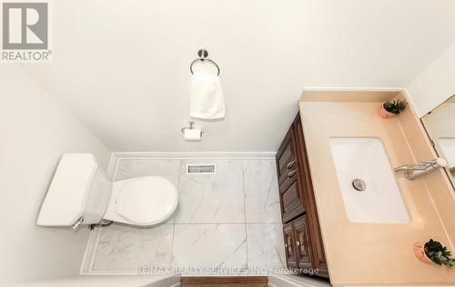3912 Zenith Court, Mississauga, ON - Indoor Photo Showing Bathroom