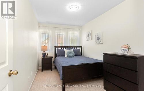 3912 Zenith Court, Mississauga, ON - Indoor Photo Showing Bedroom
