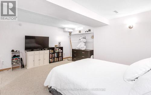 3912 Zenith Court, Mississauga, ON - Indoor Photo Showing Bedroom