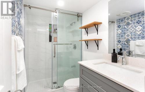 3912 Zenith Court, Mississauga, ON - Indoor Photo Showing Bathroom