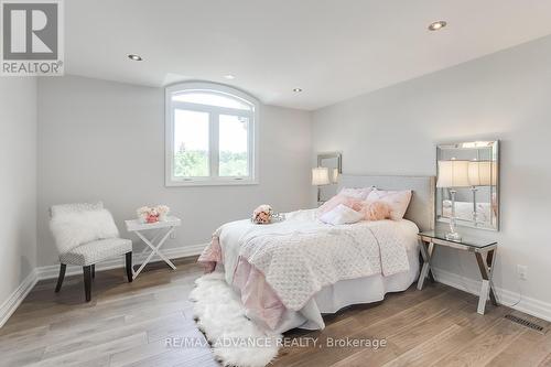 32 Brookfield Road, Toronto, ON - Indoor Photo Showing Bedroom