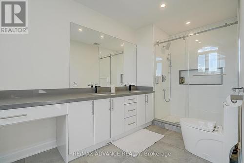32 Brookfield Road, Toronto, ON - Indoor Photo Showing Bathroom