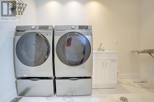 32 Brookfield Road, Toronto, ON - Indoor Photo Showing Laundry Room