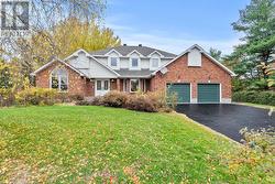 16 GOODFELLOW COURT  Ottawa, ON K2R 1C8