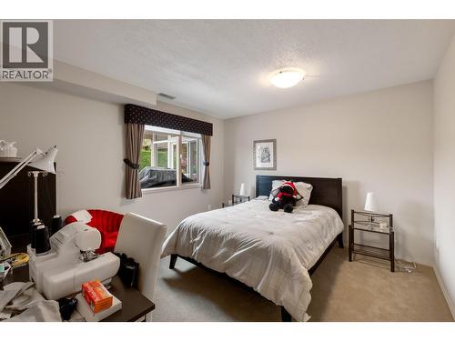 1637 Sonora Drive, Kelowna, BC - Indoor Photo Showing Bedroom